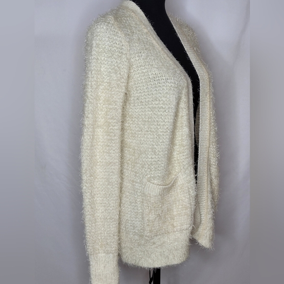 Pins & Needles Urban Outfitters Cream Soft Eyelash Open Front Caridgan - Size XS - Picture 3 of 9